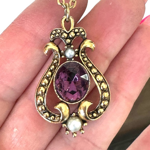 Avon Purple and Gold Victorian Pendant Necklace - Picture 8 of 8